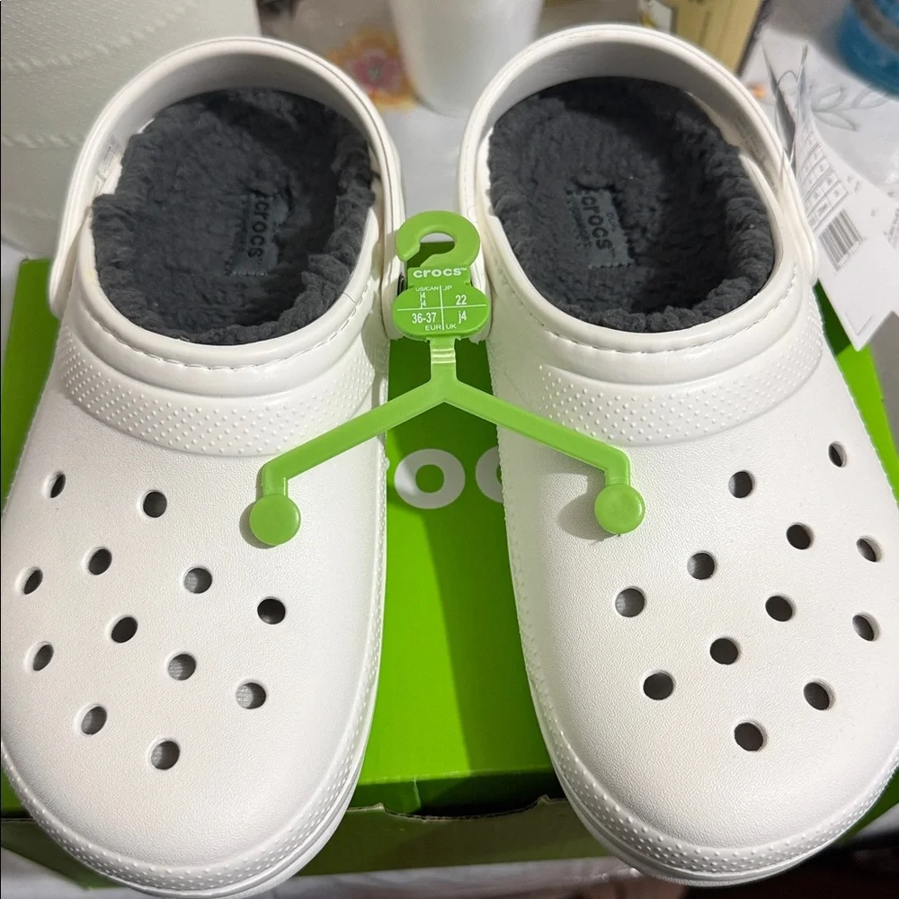CROCS Kids White Fuzzy Lined Slippers